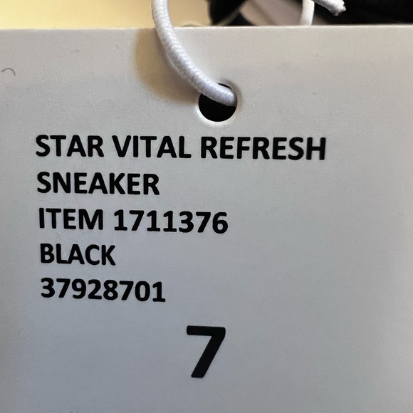 NWT - Puma Black and White Women's Sneakers - Picture 6 of 6